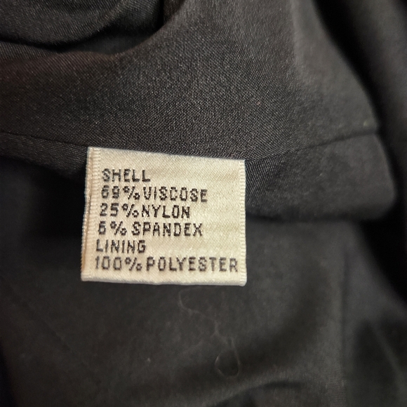 Talbots Black Blazer With Asymetrical Zip Size 10. Capsule,  Dark Feminine. - Picture 4 of 10